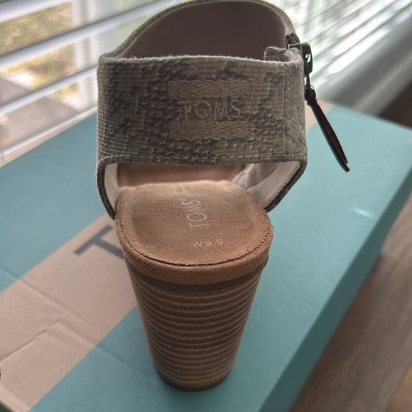 Tom’s Majorca Cutout chunky heals size: 9.5 - Picture 4 of 5